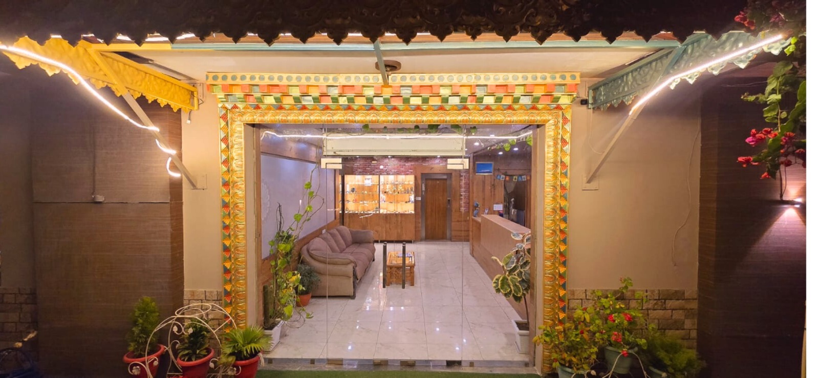 Hotel Buddha House Himalayan Brothers img